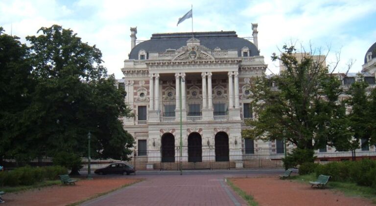 Kicillof reúne a todos los intendentes de la provincia para analizar el impacto del rumbo económico nacional en la Provincia