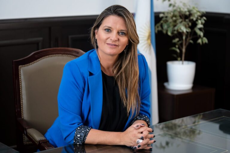 “Municipios con más recursos y autonomía podrán resolver mejor los problemas de los vecinos”, afirmó la senadora Nerina Neumann