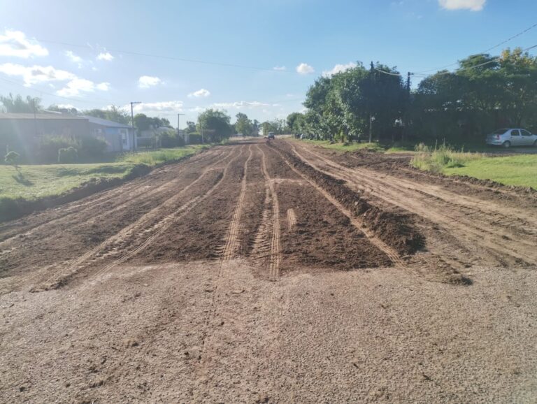 Avanza la reparación de calles de tierra en Facundo Quiroga: ya se intervino casi un tercio de la localidad