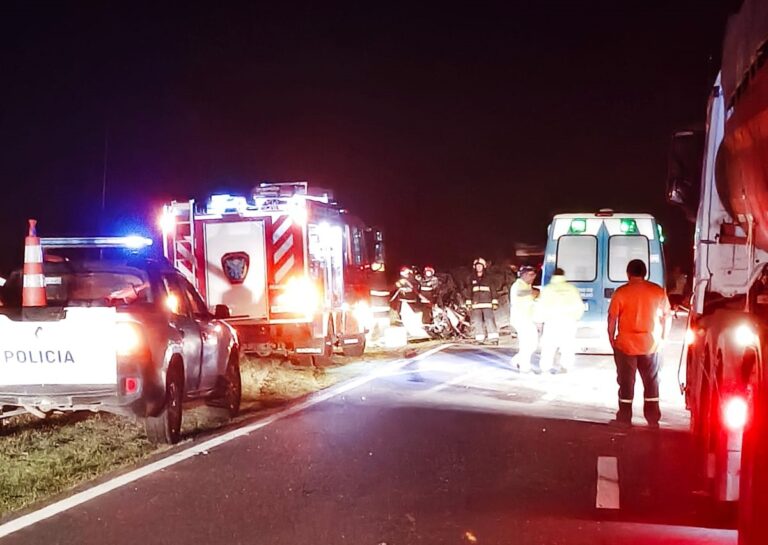 Trágico choque frontal en Ruta Nacional 5: cuatro muertos en un siniestro entre un camión y una camioneta