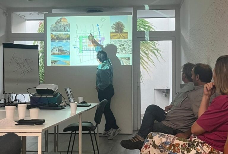 La Intendente María José Gentile y el Secretario de Vivienda presentaron la primera parte del Código Urbano