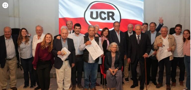 La UCR homenajeó a los legisladores nacionales que asumieron en 1983, entre ellos el nuevejuliense Juan José Cavallari