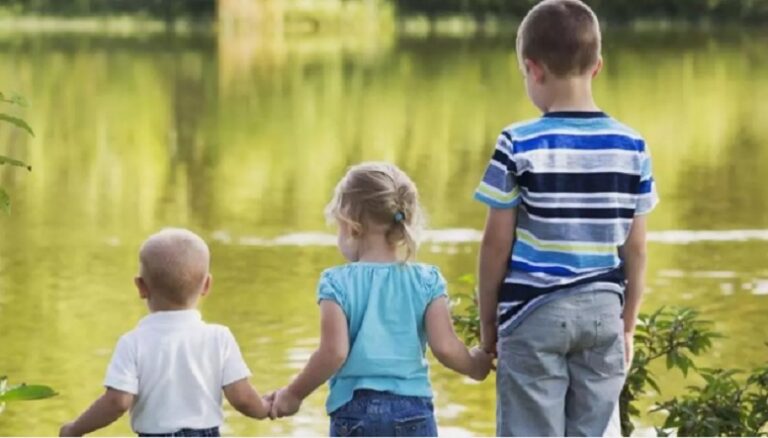 El rol fundamental de los hermanos en la crianza: celebración del Día Nacional del Hermano