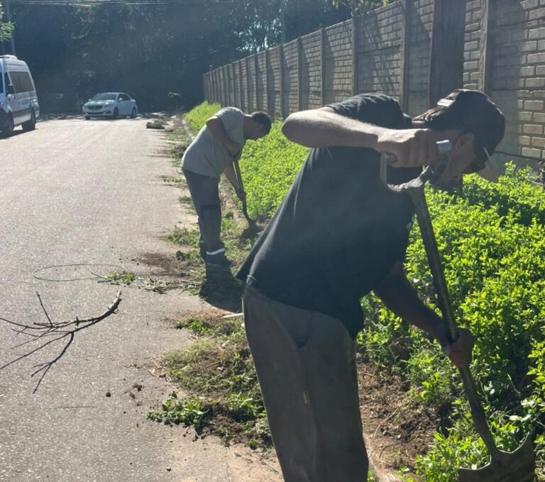 Jornadas de limpieza y concientización ambiental avanzan en el barrio El Mercantil
