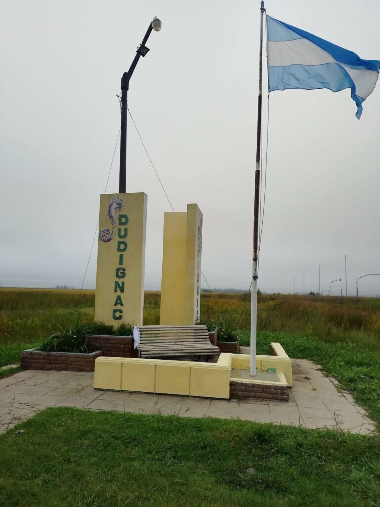 Dudignac honra la memoria de Malvinas con un acto comunitario