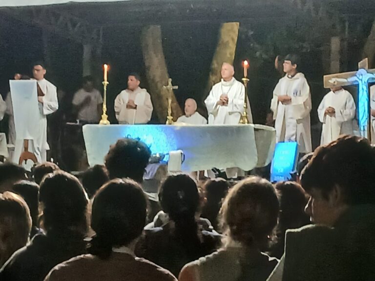 “El amor que se entrega es el único que puede llenar el corazón”, afirmó el obispo en la Misa de Jueves Santo