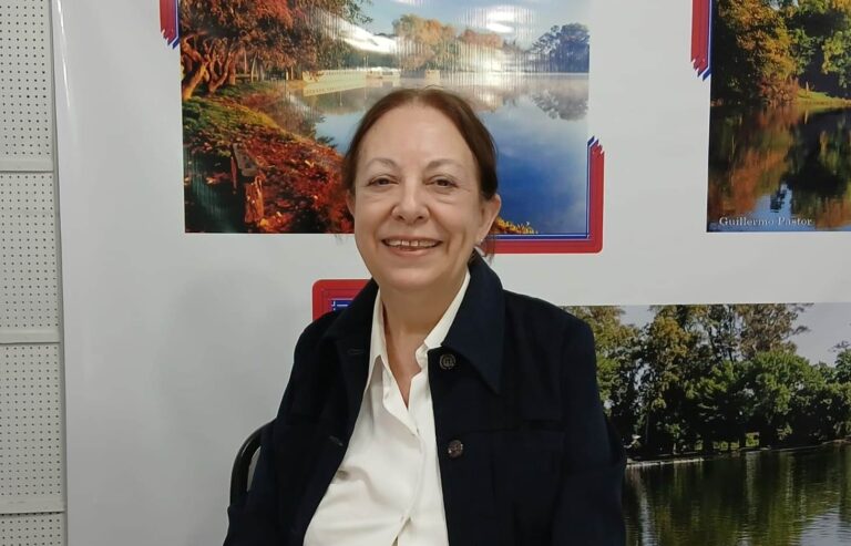 María Simona Ciuffani presenta El Salto, su novela de ciencia ficción que cuestiona la inteligencia artificial