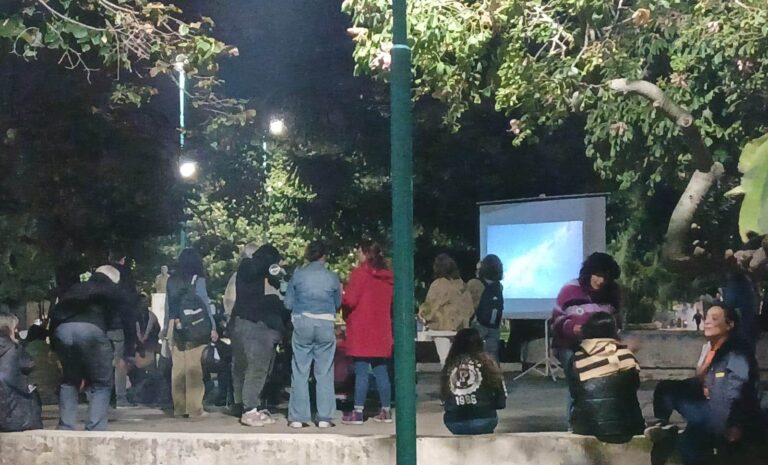 Día de la Tierra: jornada en Plaza Italia para defender los glaciares y concientizar sobre el cuidado del agua