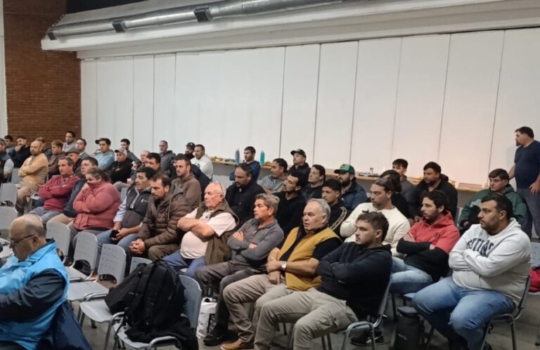 Capacitan a aplicadores de fitosanitarios en Nueve de Julio para fomentar buenas prácticas agrícolas