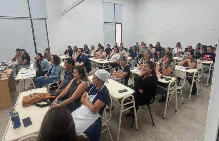 Nuevo ciclo de “Aprendiendo a Emprender” en San Cayetano con importante premio final