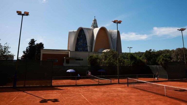 Mariano Navone y Matteo Berrettini juegan el primer duelo en el Sardegna Open en Cagliari