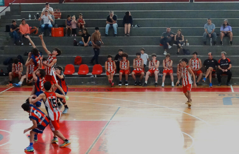 Atlético y San Lorenzo protagonizaron una intensa jornada por la 5ª fecha del torneo de la Asociación de Básquetbol