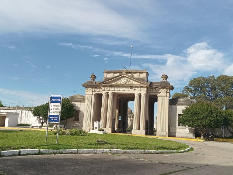 La Municipalidad convoca a renovar nicheras en el Cementerio