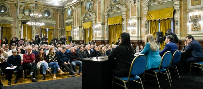 La Provincia alertó por el impacto del ajuste nacional en hospitales y programas sanitarios