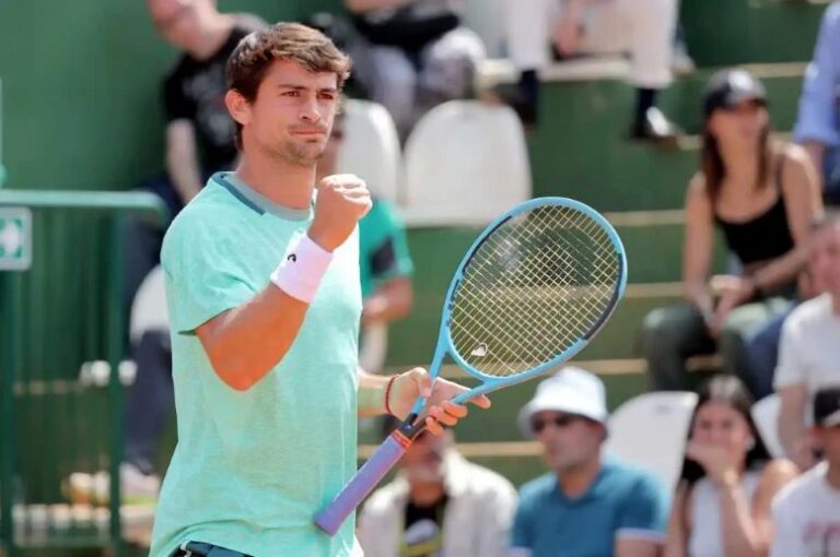 Mariano Navone debutó con un sólido triunfo en Roma y avanzó a segunda ronda