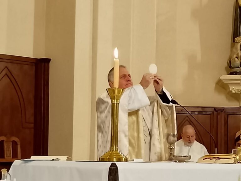 “No nos va a dejar huérfanos”: el mensaje de Monseñor Ariel Torrado Mosconi en la misa del sexto domingo de Pascua