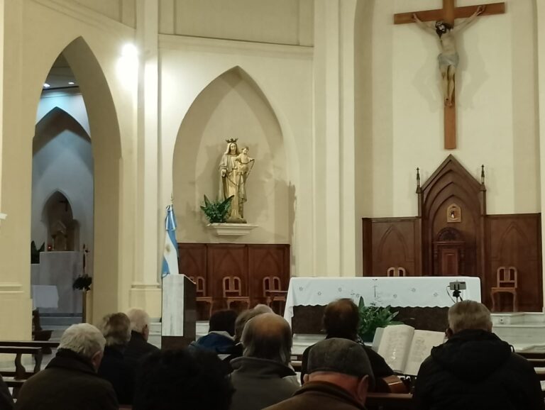 Más de 45 varones participaron del Rosario de Madrugadores en la Catedral Santo Domingo