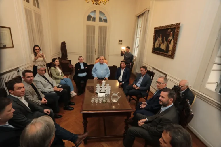 La Iglesia e intendentes del Conurbano encendieron una señal de alarma por el impacto social de la crisis
