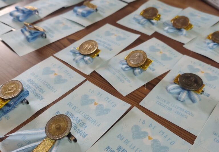 El Taller de Estimulación Cognitiva de French celebra la Semana de Mayo con actividades patrias