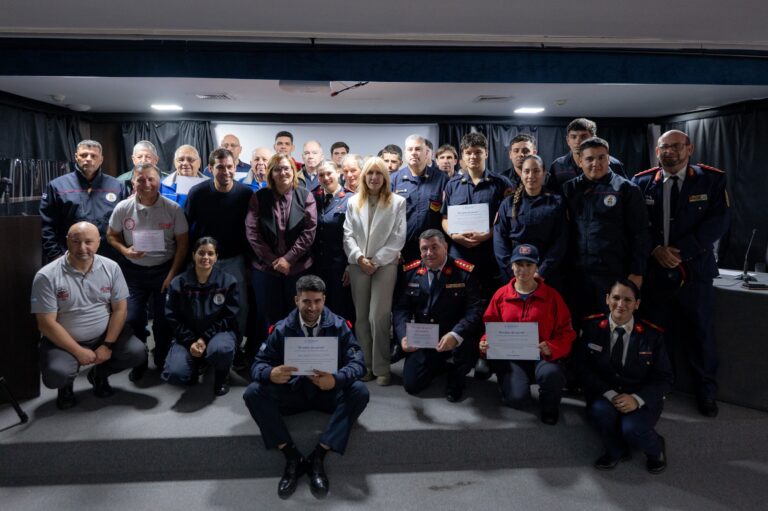 La Cámara de Diputados reconoció la labor de los Bomberos Voluntarios bonaerenses