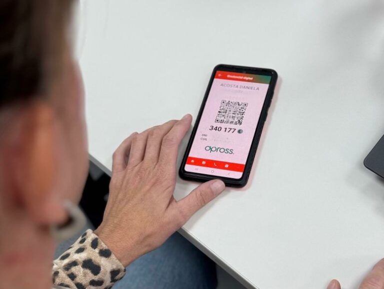 Salud digital: el Gobierno implementa un nuevo sistema para la dispensa de medicamentos y elimina registros en papel