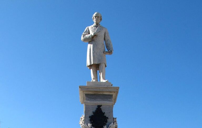 A 142 años de su muerte, recuerdan el legado de Juan Bautista Alberdi, el padre intelectual de la Constitución Argentina