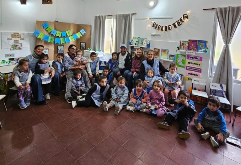 Continúan las charlas sobre reciclado y separación de residuos en aulas del distrito