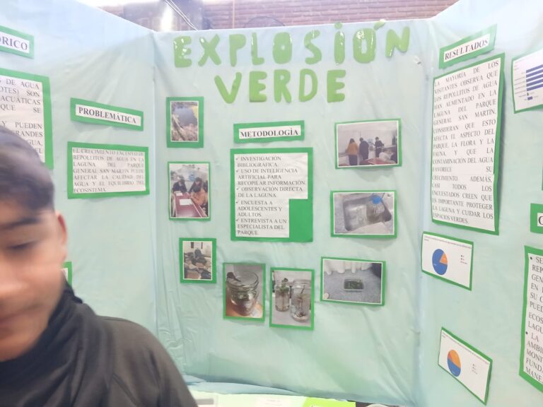 Feria de Actividades Científicas y Tecnológicas Educativas: Explosión Verde trató las algas de la laguna del parque