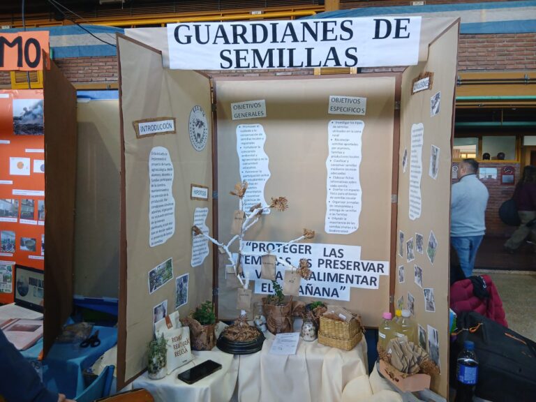 Feria de Actividades Científicas y Tecnológicas Educativas: la Escuela Secundaria N° 16 de Paraje La Corona presentó el proyecto “Guardianes de Semillas”