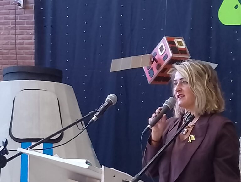 Encabezada por la inspectora jefa distrital Gabriela Tiani, quedó inaugurada la 16ª Feria Distrital de Educación, Artes, Ciencias y Tecnología