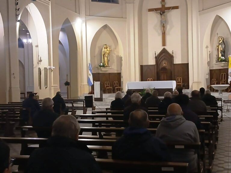 Más de 35 varones participaron del rezo del Rosario de Madrugadores en la Catedral