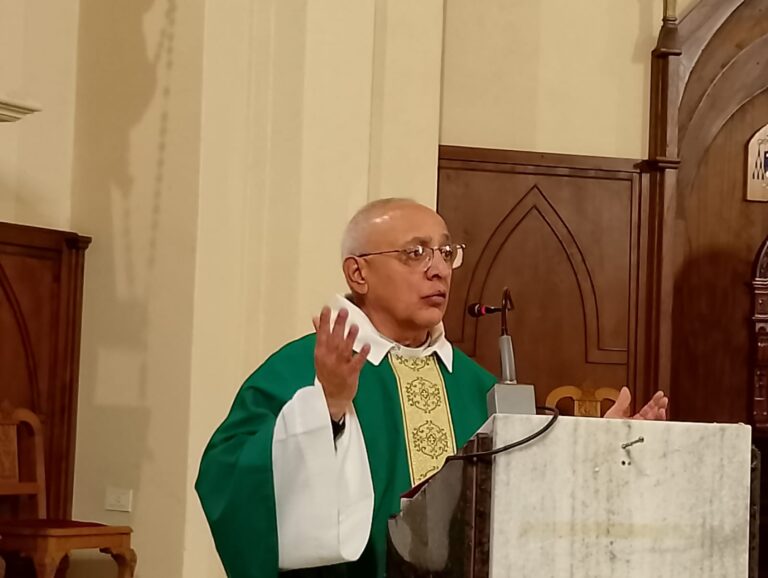 En la Catedral, el padre Adolfo Petti llama a abrir el corazón para que la Palabra de Dios transforme la vida