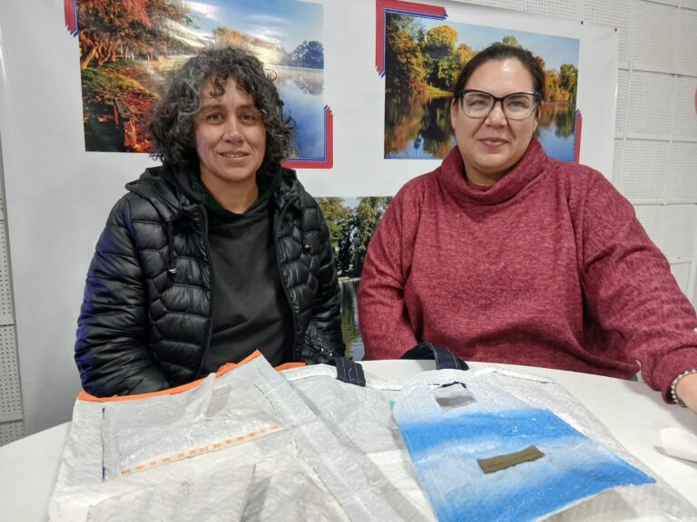 Bolsas recicladas con impacto social: el Centro Comunitario Nueve de Julio transforma residuos en oportunidades