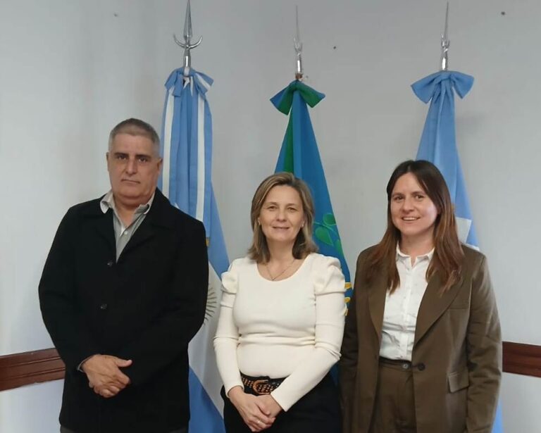 La intendente María José Gentile presentó a Oriana Malavolta y Fabián Beltrán como nuevos funcionarios municipales