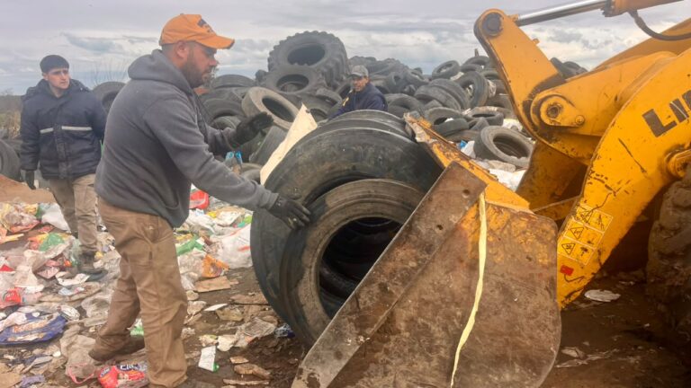 El Municipio inició el retiro y reciclado de neumáticos en desuso para reducir el impacto ambiental