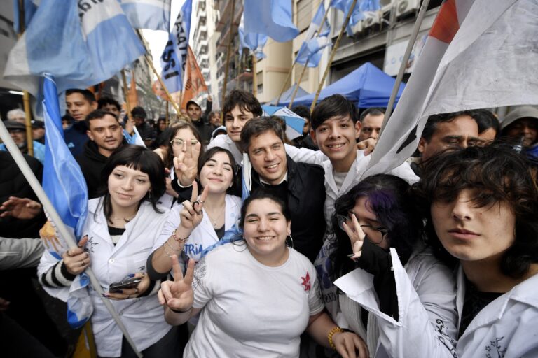 Kicillof cuestionó con dureza a Milei y advirtió que el Gobierno “quiere vender nuestro territorio y partir la patria en pedacitos”