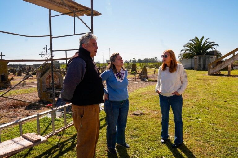 French: avanzan las obras para construir nuevos nichos en el cementerio de la localidad
