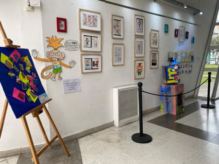 Muestra de arte de la Escuela de Educación Artística “Aimé Painé”