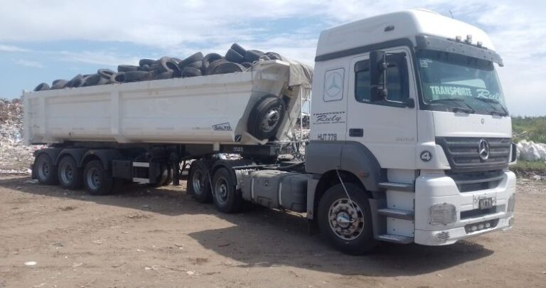 El municipio retira neumáticos para su reutilización y reciclaje