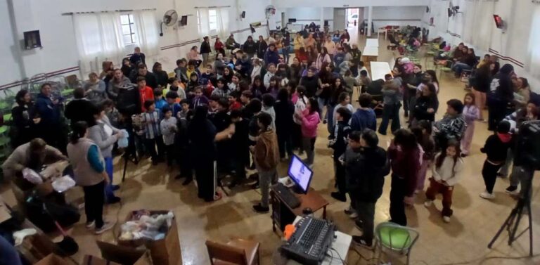 La Niña celebró el Día del Niño con juegos, inflables y una gran convocatoria en el Club Atlético