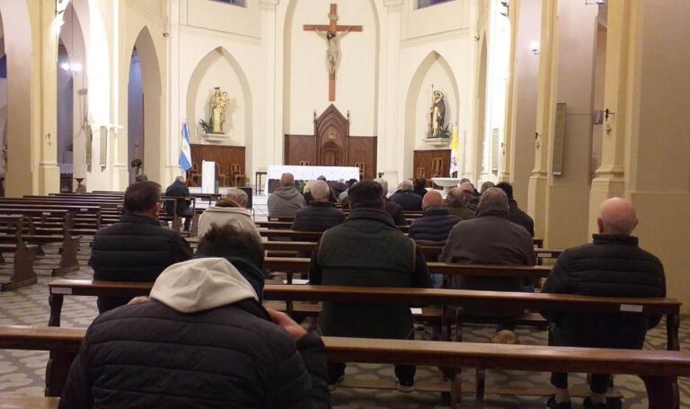 Madrugadores del 9: una nueva jornada de fe reunió a 37 varones en la Catedral con un nuevo integrante