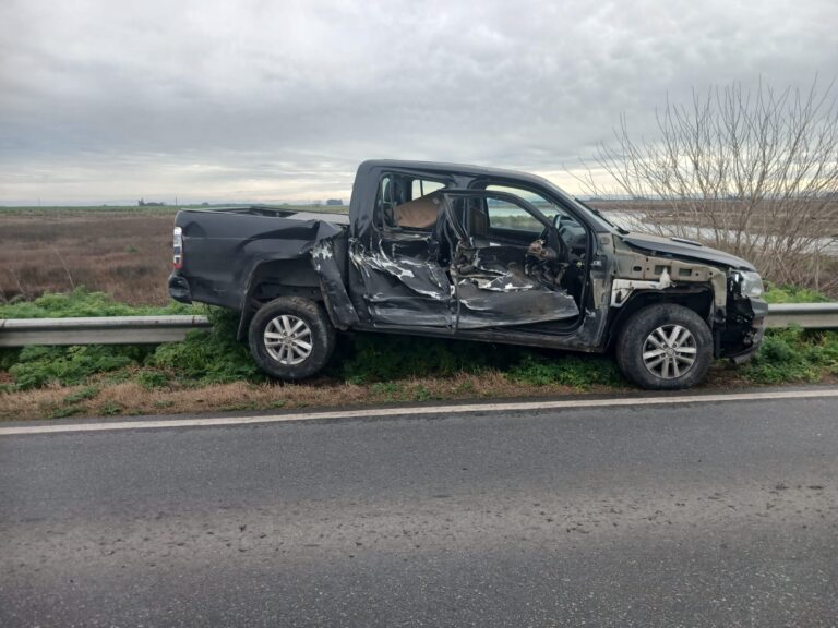 Fuerte choque en la Ruta 5 a la altura de El Salado con tres vehículos involucrados