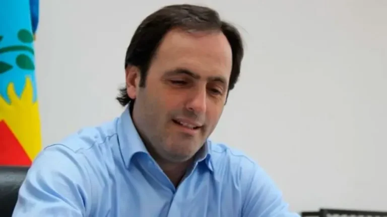 Confirman el procesamiento de un intendente por retener DNI el día de su reelección
