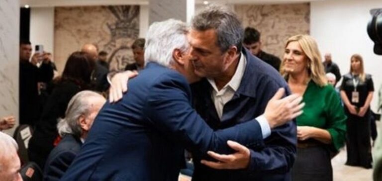 Massa reunió a la Liga de Intendentes Peronistas y llamó a construir una alternativa frente a Milei