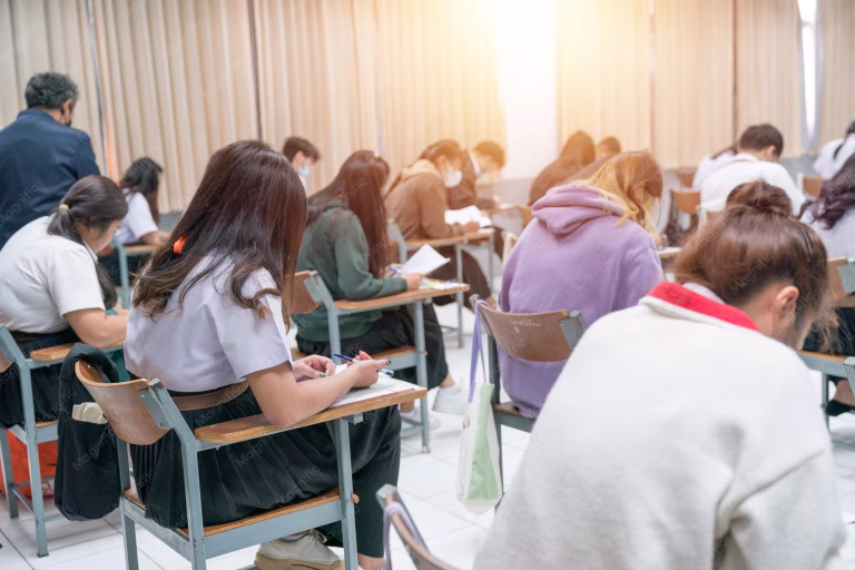 Educación primaria: Lengua alcanza su mejor resultado en una década, pero Matemática sigue por debajo de 2016