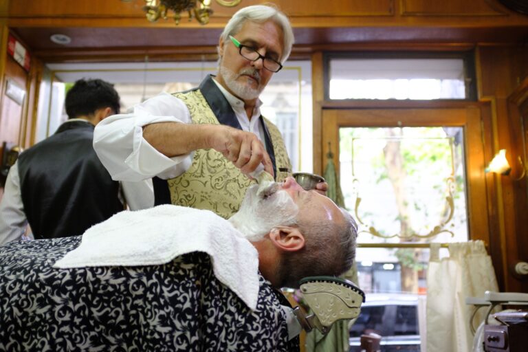Día Mundial del Barbero: la historia de una celebración que nació en Irlanda y se extendió por el mundo